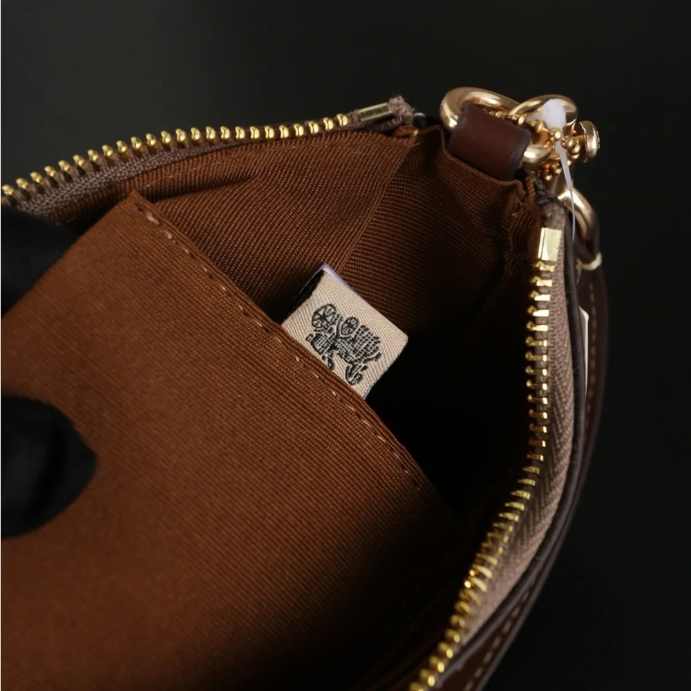 Coach x Peanuts Snoopy Signature Hobo Bag - Picture 7 of 8